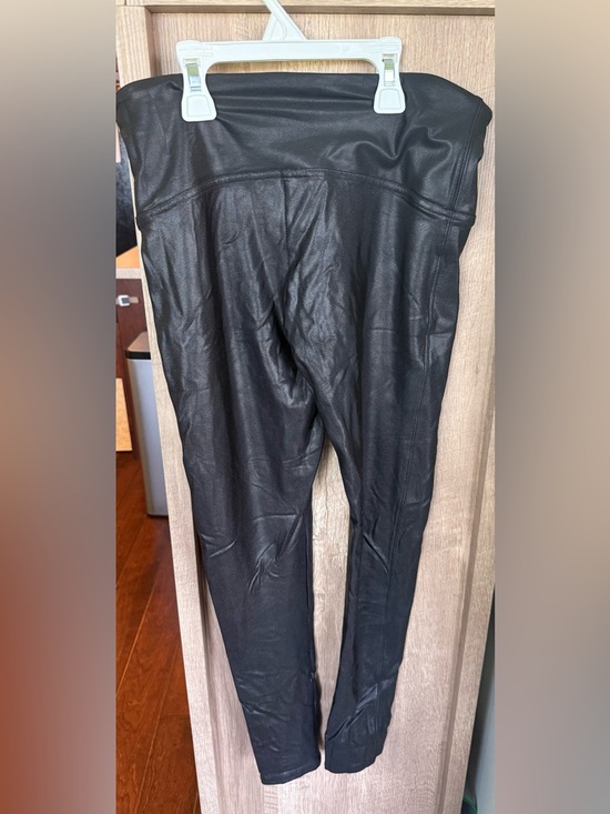 SPANX Black Shiny Faux Leather-Look Leggings Petite L/G - Picture 3 of 4